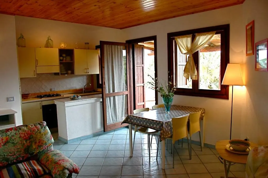Villa Palmtreehouse-Sardiniaencharming&Relaxing Olbia Italia
