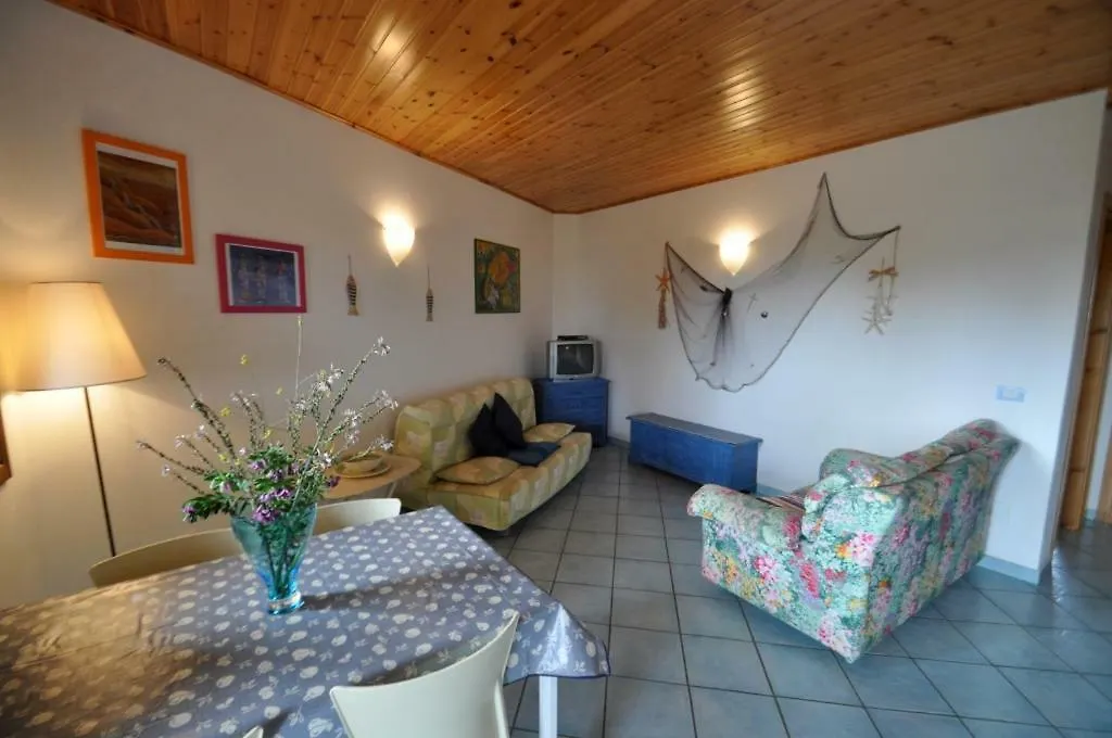 Villa Palmtreehouse-Sardiniaencharming&Relaxing Olbia